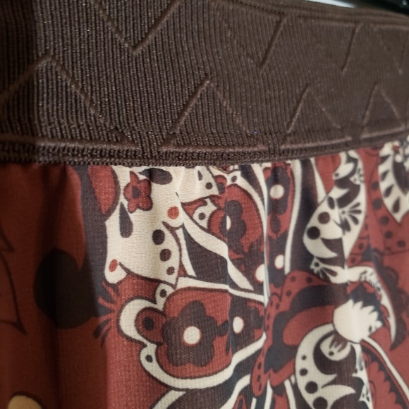 *LuLaRoe* Brown floral skirt, medium - Picture 4 of 6